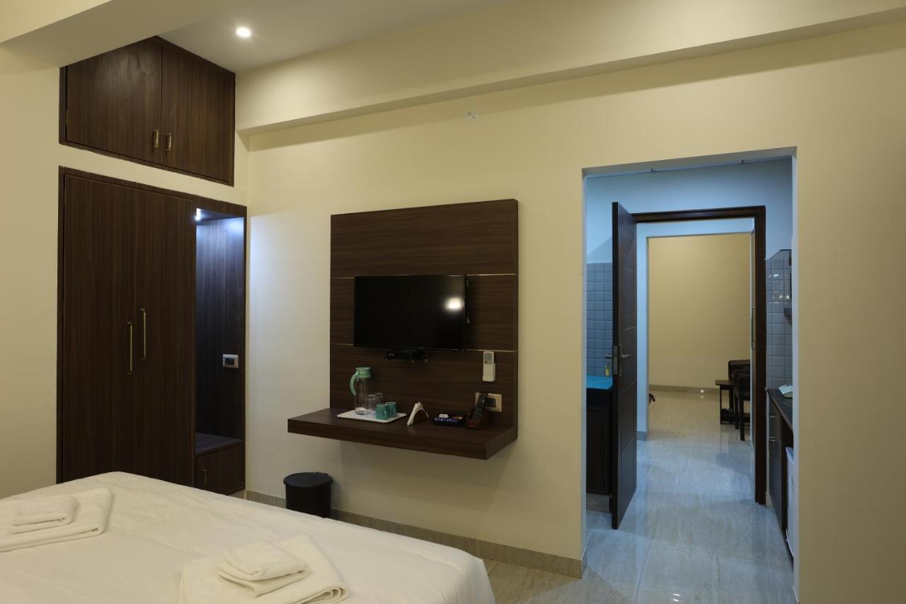 Hotel Minas Manor à Tiruchirappalli Extérieur photo