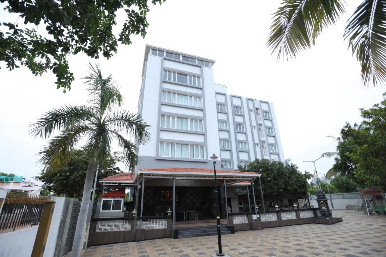 Hotel Minas Manor à Tiruchirappalli Extérieur photo
