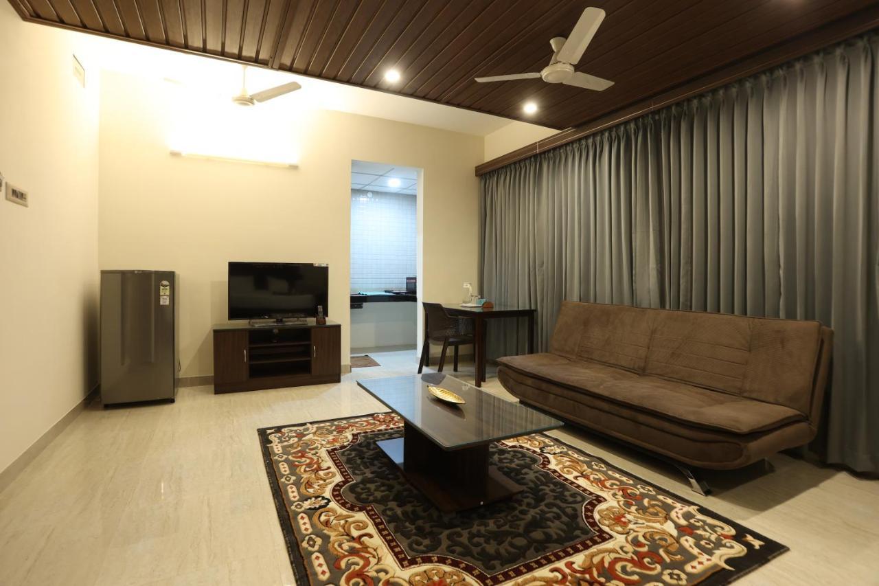 Hotel Minas Manor à Tiruchirappalli Extérieur photo