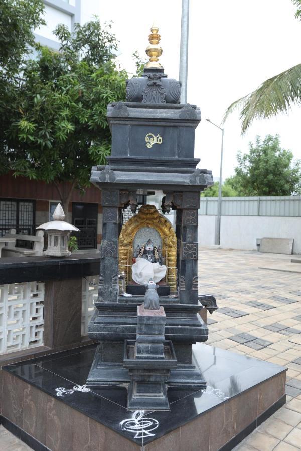 Hotel Minas Manor à Tiruchirappalli Extérieur photo