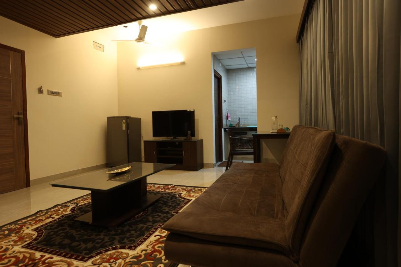 Hotel Minas Manor à Tiruchirappalli Extérieur photo