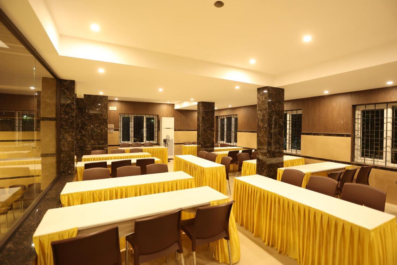 Hotel Minas Manor à Tiruchirappalli Extérieur photo