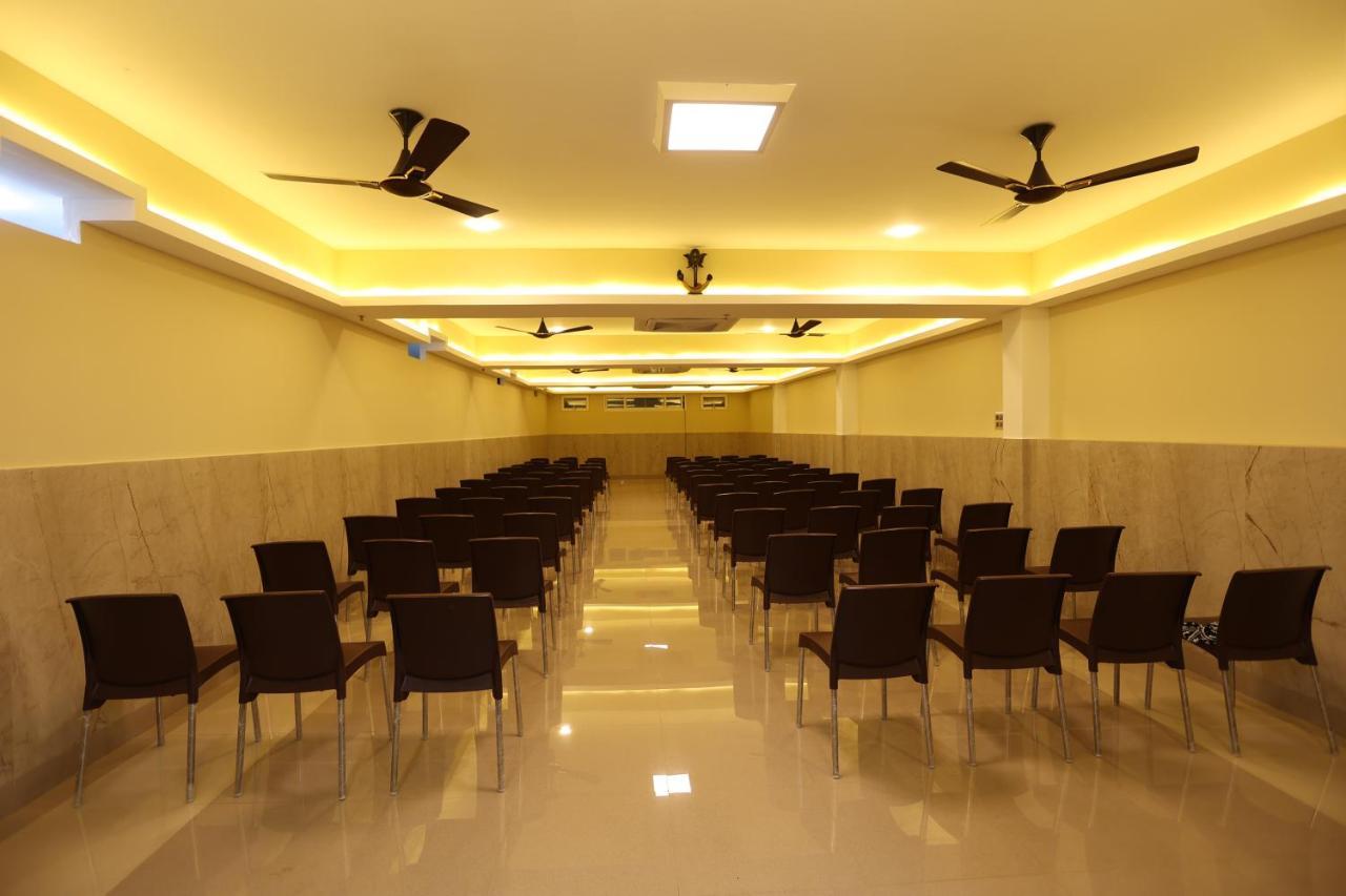 Hotel Minas Manor à Tiruchirappalli Extérieur photo